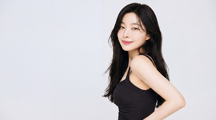 JPG 모델 편집이미지 원피스 여자 패션 포즈 스튜디오 표정 밝음 미소 자신감 의료성형뷰티 스타일 편집실사 AI인물포토 AI콘텐츠 옷 감정 사람 CG 파일형식 AI포토