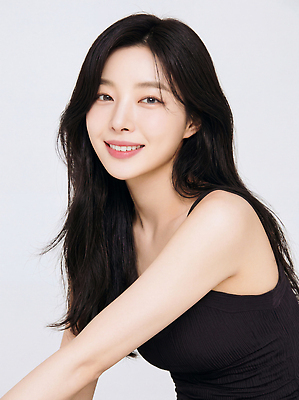 JPG 모델 편집이미지 직업 원피스 여자 패션 포즈 스튜디오 표정 웃음 머리카락 의료성형뷰티 스타일 편집실사 AI인물포토 AI콘텐츠 옷 사람 머리 CG 파일형식 AI포토 신체부위