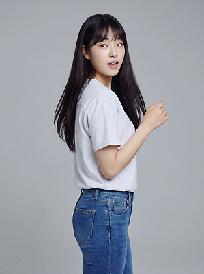 학생 헤어스타일 뷰포인트 컬러 셔츠 바지 모션 사람 CG 파일형식 AI포토 여자 회색 옆모습 서기 티셔츠 청바지 긴머리 포즈 스타일 옷 편집이미지 편집실사 JPG 대학생 의료성형뷰티 AI인물포토 AI콘텐츠