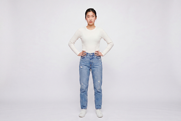 JPG 모델 편집이미지 손 패션 포즈 백그라운드 상의 표정 서기 청바지 허리 의료성형뷰티 스타일 편집실사 AI인물포토 AI콘텐츠 옷 바지 모션 신체부위 CG 파일형식 AI포토 하의 사람