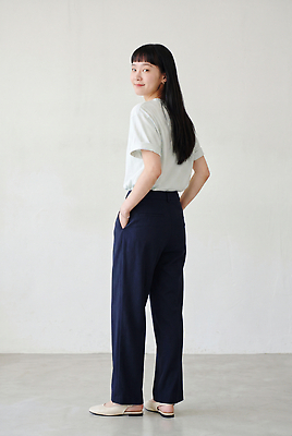JPG 모델 편집이미지 옷 여자 패션 포즈 백그라운드 티셔츠 서기 세로 청바지 주머니 의료성형뷰티 스타일 편집실사 AI인물포토 AI콘텐츠 셔츠 바지 모션 사람 CG 파일형식 AI포토 상의 하의