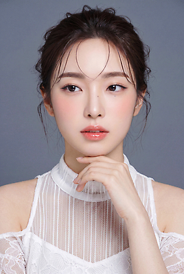 JPG 편집이미지 헤어스타일 여자 포즈 백그라운드 생각 손가락 표정 미소 사람 화장 머리 촬영 회색 피부 턱 의료성형뷰티 편집실사 AI인물포토 AI콘텐츠 손 컬러 신체부위 뷰티 CG 파일형식 AI포토