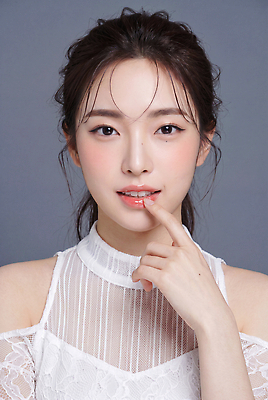 JPG 모델 편집이미지 헤어스타일 옷 포즈 백그라운드 손가락 표정 화장 카메라 사진촬영 회색 흰색 의료성형뷰티 편집실사 AI인물포토 AI콘텐츠 손 컬러 전자제품 뷰티 촬영 CG 파일형식 AI포토 신체부위 사람