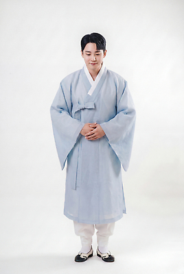 JPG 편집이미지 전통 옷 남자 문화 포즈 한국 표정 앞모습 설날 추석 한복 명절인사 의료성형뷰티 차분 편집실사 AI인물포토 AI콘텐츠 한국전통 명절 아시아 뷰포인트 컨셉 사람 인사 전통의상 CG 파일형식 AI포토 기념일 나라 예절 이벤트