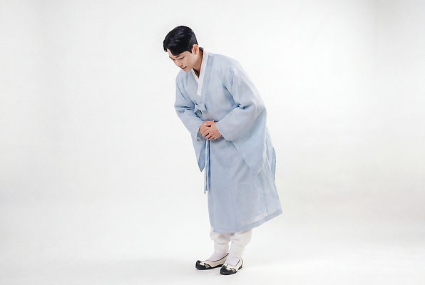 JPG 편집이미지 전통 옷 남자 문화 한국 설날 추석 예절 한복 명절인사 의료성형뷰티 스타일 편집실사 AI인물포토 AI콘텐츠 한국전통 명절 아시아 사람 인사 전통의상 CG 파일형식 AI포토 기념일 나라 이벤트