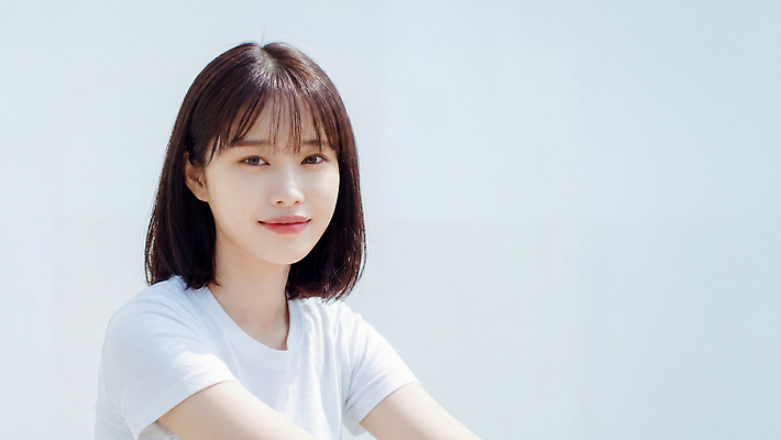 JPG 편집이미지 여자 표정 웃음 빛 단발머리 의료성형뷰티 스타일 편집실사 AI인물포토 AI콘텐츠 헤어스타일 사람 CG 파일형식 AI포토