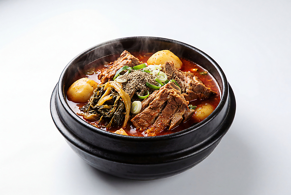 JPG 편집이미지 전통 그릇 음식 채소 감자 한국 육류 뜨거움 맛 국물 후추 감자탕 편집실사 AI포토 AI콘텐츠 식기 아시아 컨셉 식재료 향신료 CG 파일형식 나라 향미료 양념