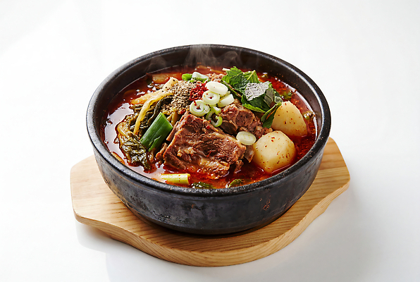 JPG 편집이미지 한식 채소 뜨거움 국물 돌솥 감자탕 맛있는 편집실사 AI포토 AI콘텐츠 음식 CG 파일형식