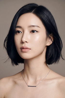 JPG 편집이미지 여자 얼굴 포즈 목걸이 짧은머리 뷰티 머리 피부 의료성형뷰티 스타일 편집실사 AI인물포토 AI콘텐츠 헤어스타일 장신구 사람 신체부위 CG 파일형식 AI포토