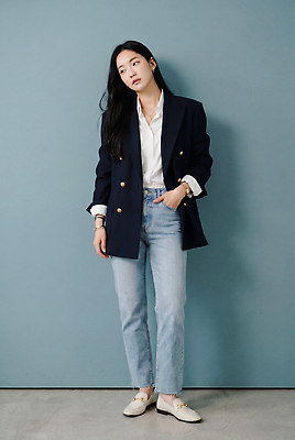 JPG 전신 모델 편집이미지 손 옷 여자 패션 포즈 청바지 비즈니스우먼 의료성형뷰티 스타일 편집실사 AI인물포토 AI콘텐츠 비즈니스 바지 사람 신체부위 직장인 CG 파일형식 AI포토 직업 하의