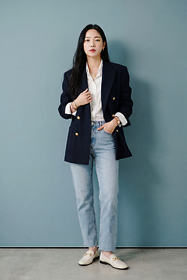 JPG 전신 모델 편집이미지 옷 여자 패션 셔츠 청바지 비즈니스우먼 패션쇼 의료성형뷰티 스타일 편집실사 AI인물포토 AI콘텐츠 상의 비즈니스 바지 사람 직장인 CG 쇼 파일형식 AI포토 직업 하의