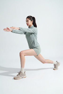JPG 편집이미지 여자 포즈 운동화 건강 운동복 운동 헬스 근력 러닝 런지 의료성형뷰티 편집실사 AI인물포토 AI콘텐츠 옷 신발 사람 CG 파일형식 AI포토