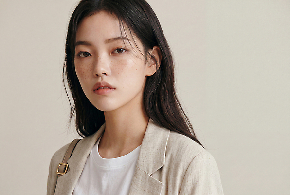 JPG 모델 편집이미지 긴머리 헤어스타일 옷 여자 패션 표정 분위기 린넨 의료성형뷰티 스타일 편집실사 AI인물포토 AI콘텐츠 컨셉 사람 직물 CG 파일형식 AI포토