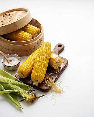 JPG 편집이미지 음식 채소 재료 디저트 옥수수 요리 주방 식사 맛 소금 건강식 나무도마 요리준비 찐옥수수 편집실사 AI포토 AI콘텐츠 컨셉 곡류 도마 목재 CG 준비 파일형식 나무 주방용품 식물 생활용품 오브젝트