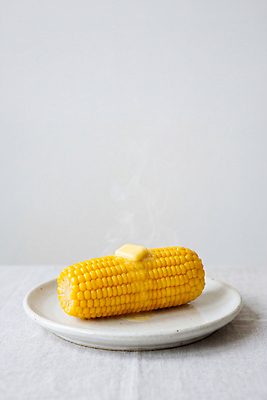 JPG 편집이미지 접시 음식 재료 디저트 옥수수 요리 식사 수증기 버터 편집실사 AI포토 AI콘텐츠 식기 곡류 CG 파일형식