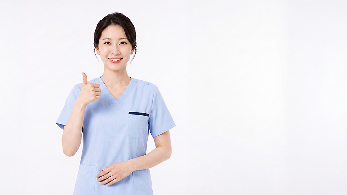 JPG 편집이미지 직업 여자 포즈 미소 웃음 사람 간호사 의료진 엄지손가락 전문직 따봉 간호복 긍정적 의료성형뷰티 편집실사 AI인물포토 AI콘텐츠 감정 유니폼 손가락 의학 표정 최고 CG 파일형식 AI포토 손 옷 신체부위