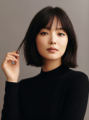 JPG 모델 편집이미지 손 여자 얼굴 포즈 머리카락 머리 단발머리 의료성형뷰티 스타일 편집실사 AI인물포토 AI콘텐츠 헤어스타일 사람 신체부위 CG 파일형식 AI포토