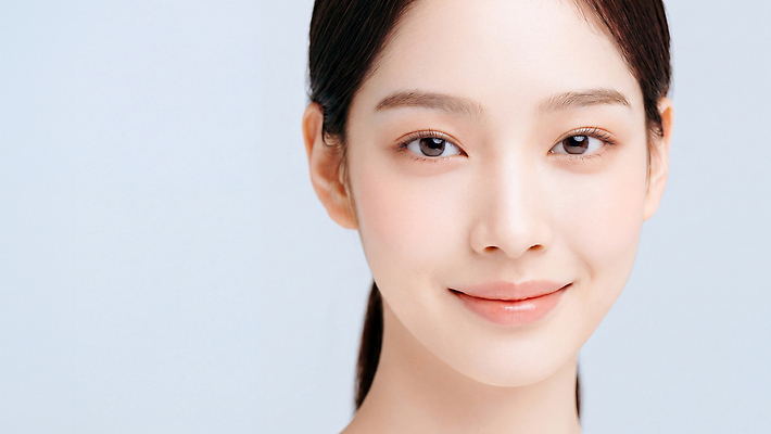 JPG 편집이미지 여자 얼굴 포즈 표정 미소 햇빛 뷰티 의료성형뷰티 편집실사 AI인물포토 AI콘텐츠 사람 신체부위 빛 CG 파일형식 AI포토