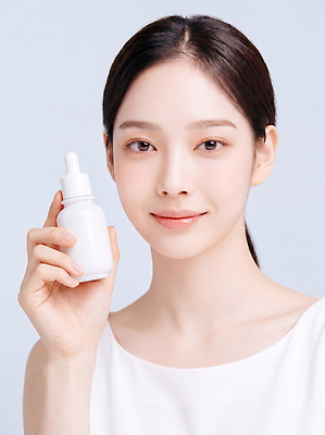JPG 모델 편집이미지 손 여자 뷰티 화장품 상품 피부 스킨케어 의료성형뷰티 세럼 편집실사 AI인물포토 AI콘텐츠 사람 신체부위 CG 파일형식 AI포토