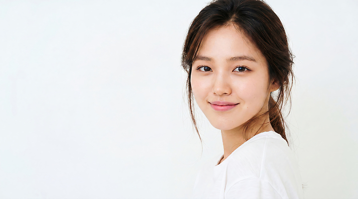 JPG 편집이미지 여자 표정 밝음 미소 사람 일상 의료성형뷰티 편집실사 AI인물포토 AI콘텐츠 라이프 CG 파일형식 AI포토 생활