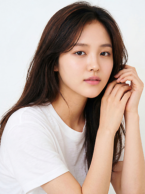 JPG 편집이미지 손 여자 티셔츠 사람 흰색 의료성형뷰티 편집실사 AI인물포토 AI콘텐츠 컬러 셔츠 신체부위 CG 파일형식 AI포토 상의 옷