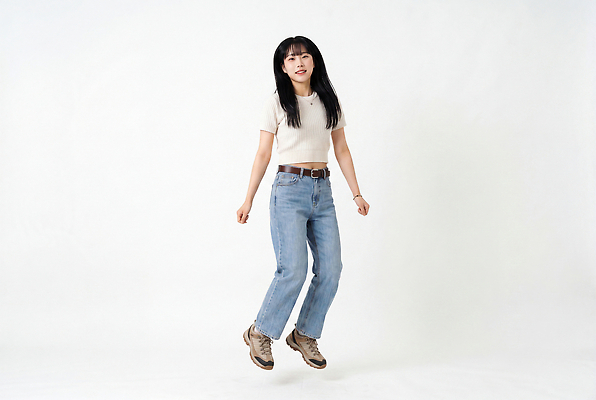 JPG 모델 편집이미지 여자 패션 감정 스포츠 티셔츠 부츠 웃음 일상 점프 촬영 청바지 흰배경 의료성형뷰티 편집실사 AI인물포토 AI콘텐츠 신발 셔츠 바지 모션 표정 사람 라이프 흰색 CG 파일형식 AI포토 컬러 상의 하의 생활 옷