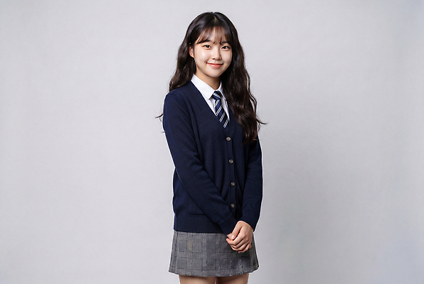 JPG 편집이미지 학생 옷 여자 교복 포즈 학교 청소년 넥타이 미소 사진촬영 학원 의료성형뷰티 편집실사 AI인물포토 AI콘텐츠 잡화 교육 표정 사람 촬영 CG 파일형식 AI포토