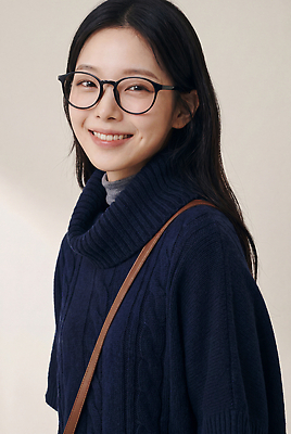 JPG 모델 편집이미지 옷 여자 패션 안경 실내 한명 웃음 캐주얼 스웨터 의료성형뷰티 스타일 편집실사 AI인물포토 AI콘텐츠 1 잡화 상의 표정 사람 내부 CG 파일형식 AI포토
