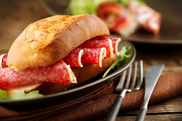 포토 JPG 해외이미지 접시 잡화 음식 빵 조각 백그라운드 포크 탁자 건조 샌드위치 육류 돼지고기 요리 사람없음 목재 농장 갈색 식사 저녁식사 어둠 이탈리아 신선 소시지 칼 맛 아침식사 상추 지중해 허브 햄 슬라이스 프랑스어 점심식사 넘어짐 루꼴라 살라미 스페인어 페퍼로니 맛있는 해외202004 해외포토 나무 식물 문자 식기 유럽 바다 컬러 가구 컨셉 농업 채소 식재료 재료 모션 가공식품 파일형식