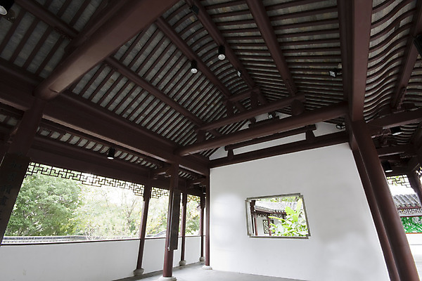 포토 JPG 해외이미지 나무 식물 전통 건축양식 자연 주택 풍경 사람없음 야외 물 조각상 반사 탑 정원 중국 연못 버드나무 조경 암초 해외202004 해외포토 자연요소 건축물 건축 아시아 건물 조형물 생태계 파일형식