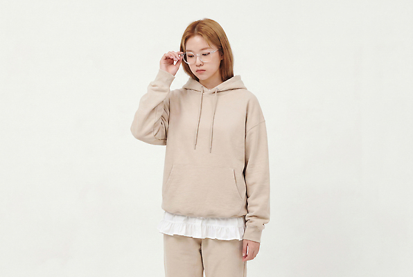 JPG 모델 편집이미지 옷 패션 안경 스튜디오 후드티셔츠 츄리닝바지 환절기 의료성형뷰티 편집실사 AI인물포토 AI콘텐츠 잡화 계절 티셔츠 바지 CG 파일형식 AI포토 셔츠 하의 상의