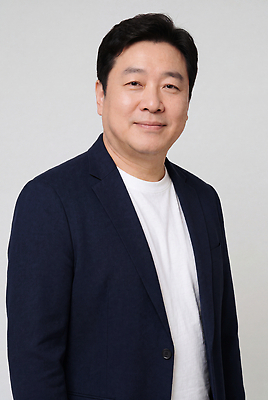 JPG 편집이미지 남자 중년 실내 웃음 사람 정장 재킷 의료성형뷰티 편집실사 AI인물포토 AI콘텐츠 옷 표정 성인 내부 외투 CG 파일형식 AI포토 상의