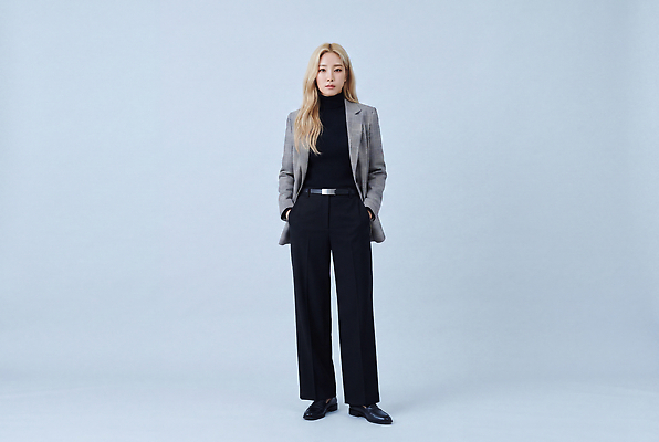 JPG 모델 편집이미지 긴머리 옷 여자 패션 정장 비즈니스우먼 주머니 의료성형뷰티 스타일 편집실사 AI인물포토 AI콘텐츠 헤어스타일 비즈니스 사람 직장인 CG 파일형식 AI포토 직업