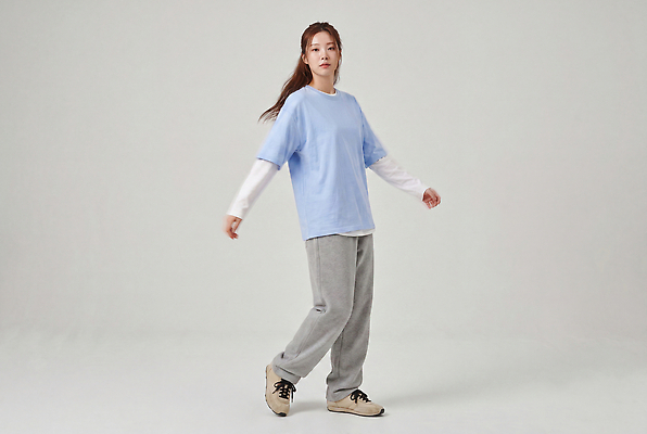 JPG 편집이미지 여자 패션 포즈 일상 운동복 운동 걷기 의료성형뷰티 스타일 편집실사 웰니스 AI인물포토 AI콘텐츠 옷 모션 건강 사람 라이프 CG 파일형식 AI포토 생활
