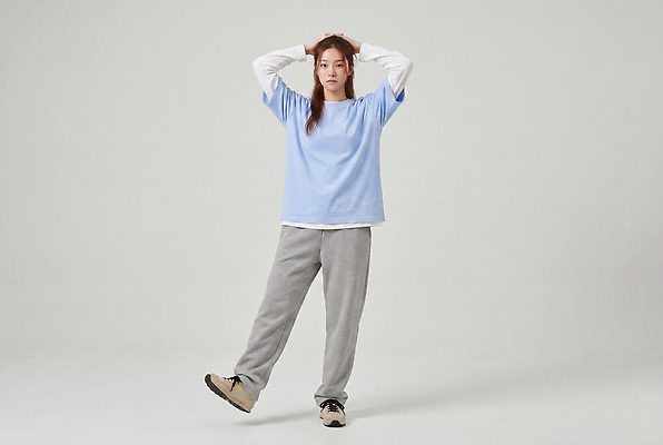 JPG 편집이미지 여자 포즈 건강 운동복 운동 스트레칭 편안함 체조 의료성형뷰티 편집실사 웰니스 AI인물포토 AI콘텐츠 옷 사람 감각 CG 파일형식 AI포토
