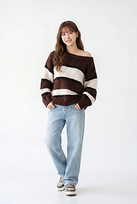 JPG 편집이미지 옷 여자 패션 서기 줄무늬 청바지 편안함 스웨터 멋 의료성형뷰티 스타일 편집실사 AI인물포토 AI콘텐츠 상의 무늬 바지 모션 사람 감각 CG 파일형식 AI포토 하의