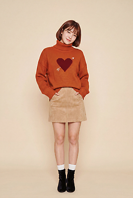 JPG 모델 편집이미지 옷 여자 패션 치마 갈색 주황색 하트 주머니 스웨터 니트 의료성형뷰티 스타일 편집실사 AI인물포토 AI콘텐츠 모양 컬러 상의 하의 사람 CG 파일형식 AI포토