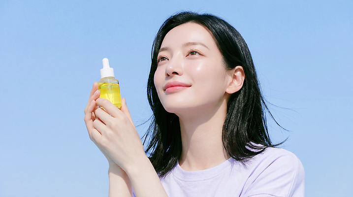 JPG 편집이미지 손 여자 행복 하늘 건강 웃음 일상 햇빛 화장품 기쁨 상품 피부관리 스킨케어 뷰티풀 파스텔톤 의료성형뷰티 편집실사 AI인물포토 AI콘텐츠 감정 컬러 표정 사람 라이프 신체부위 빛 뷰티 CG 파스텔 파일형식 AI포토 학용품 생활 문구용품 오브젝트