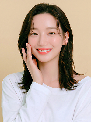 JPG 편집이미지 손 여자 얼굴 미소 피부관리 스킨케어 뷰티풀 파스텔톤 의료성형뷰티 스타일 편집실사 AI인물포토 AI콘텐츠 컬러 표정 사람 신체부위 뷰티 CG 파스텔 파일형식 AI포토 학용품 문구용품 오브젝트
