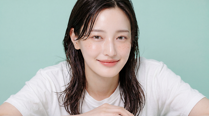 JPG 편집이미지 여자 얼굴 포즈 휴식 일상 편안함 피부관리 스킨케어 주근깨 뷰티풀 파스텔톤 의료성형뷰티 편집실사 AI인물포토 AI콘텐츠 컬러 컨셉 사람 라이프 신체부위 뷰티 점 감각 CG 파스텔 파일형식 AI포토 학용품 생활 문구용품 오브젝트