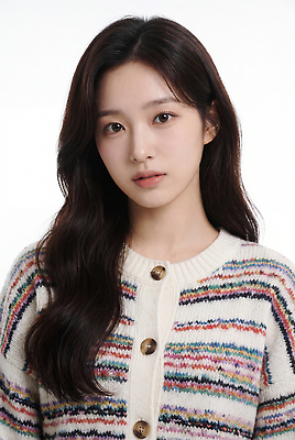 JPG 모델 편집이미지 긴머리 헤어스타일 여자 패션 스튜디오 표정 캐주얼 카디건 니트 의료성형뷰티 스타일 편집실사 AI인물포토 AI콘텐츠 옷 상의 사람 외투 CG 파일형식 AI포토