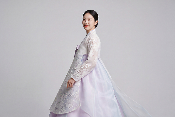 JPG 편집이미지 한국전통 옷 여자 문화 미소 전통의상 한복 의료성형뷰티 편집실사 AI인물포토 AI콘텐츠 전통 한국 표정 사람 CG 파일형식 AI포토 아시아 나라