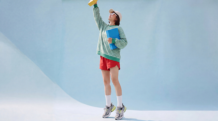 JPG 편집이미지 모자 여자 음식 하늘색 일상 여름 선글라스 아침식사 시리얼 즐거움 의료성형뷰티 편집실사 AI인물포토 AI콘텐츠 잡화 계절 감정 안경 사람 라이프 파란색 식사 CG 파일형식 AI포토 컬러 생활