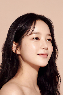 JPG 편집이미지 긴머리 헤어스타일 여자 표정 미소 웃음 피부 피부관리 의료성형뷰티 스타일 편집실사 AI인물포토 AI콘텐츠 사람 신체부위 뷰티 CG 파일형식 AI포토