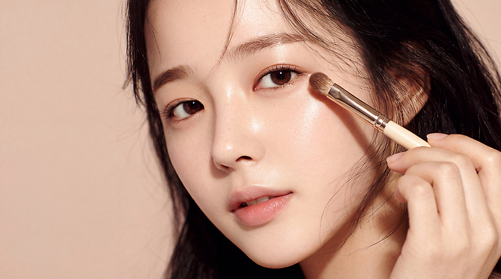 JPG 편집이미지 얼굴 사람 화장 화장품 눈 붓 입 피부 의료성형뷰티 편집실사 AI인물포토 AI콘텐츠 신체부위 뷰티 CG 파일형식 AI포토