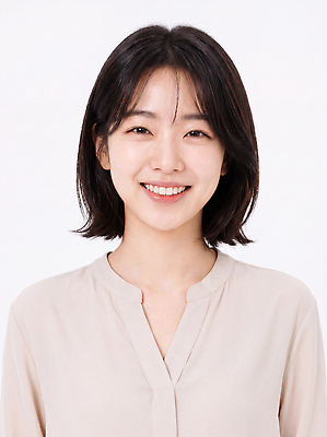 JPG 모델 편집이미지 헤어스타일 옷 여자 얼굴 포즈 백그라운드 비즈니스 조명 짧은머리 실내 웃음 즐거움 의료성형뷰티 편집실사 AI인물포토 AI콘텐츠 감정 표정 사람 내부 신체부위 CG 파일형식 AI포토