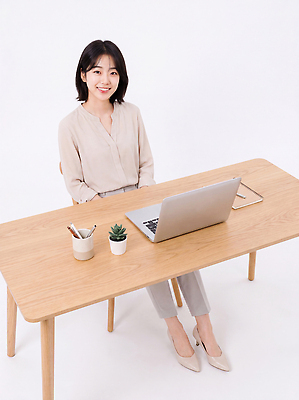 JPG 식물 편집이미지 여자 비즈니스 탁자 문구용품 직장 일상 노트북 사무실 공간 작업 의료성형뷰티 편집실사 AI인물포토 AI콘텐츠 가구 회사 사람 라이프 전자제품 CG 오브젝트 파일형식 AI포토 생활용품 생활