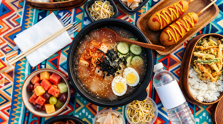 JPG 편집이미지 음식 과일 여름 소풍 국수 김치말이국수 맛있는 편집실사 AI포토 AI콘텐츠 계절 야외활동 면류 CG 파일형식