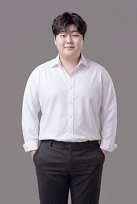 JPG 모델 편집이미지 패션 남자 포즈 셔츠 스튜디오 회색 비즈니스맨 정장바지 의료성형뷰티 스타일 편집실사 AI인물포토 AI콘텐츠 컬러 상의 비즈니스 바지 사람 직장인 CG 파일형식 AI포토 직업 옷 하의