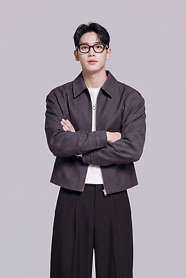 JPG 모델 편집이미지 패션 남자 포즈 성인 자신감 모던 의료성형뷰티 스타일 편집실사 AI인물포토 AI콘텐츠 감정 사람 CG 파일형식 AI포토
